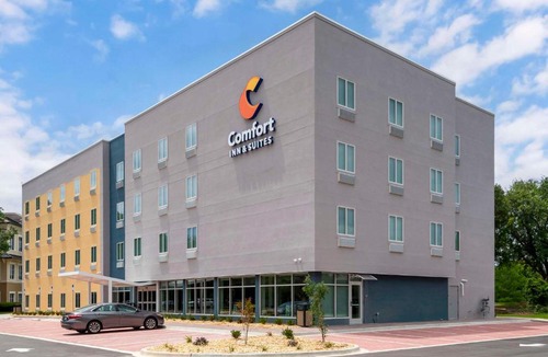 Destin Hotel | Comfort Inn & Suites Destin near Henderson Beach