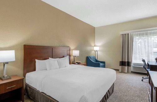 La Grange Hotel | Comfort Inn & Suites La Grange - Louisville Area