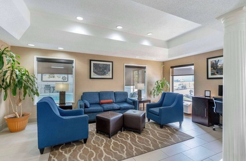 La Grange Hotel | Comfort Inn & Suites La Grange - Louisville Area