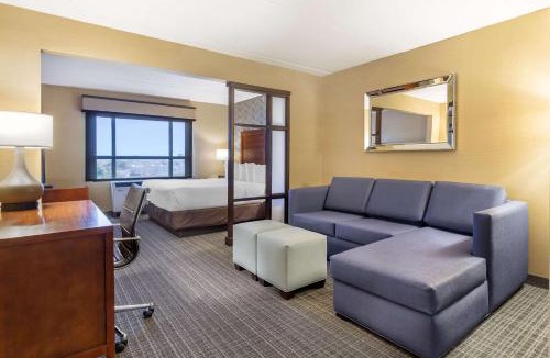 Revere Hotel | Comfort Inn & Suites Logan International Airport