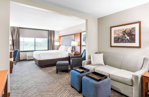 Virginia Hotel | Comfort Inn & Suites Mountain Iron and Virginia