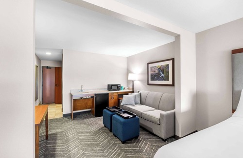 Virginia Hotel | Comfort Inn & Suites Mountain Iron and Virginia