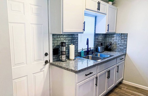 Wichita Apartment | Comfort stay, with Luxe feel. Come pamper yourself