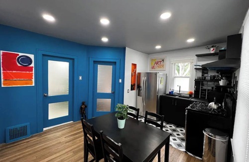Detroit House | COMFORT STAY with The Art House