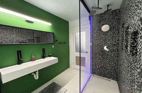 Detroit House | COMFORT STAY with The Art House