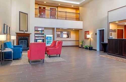 Buechel Hotel | Comfort Suites Airport