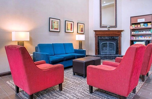 Buechel Hotel | Comfort Suites Airport