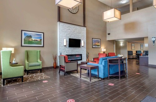 Auburn Hotel | Comfort Suites Auburn near I-69