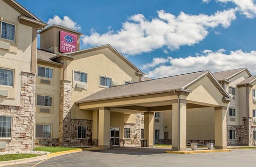 Delavan Hotel | Comfort Suites Delavan - Lake Geneva Area