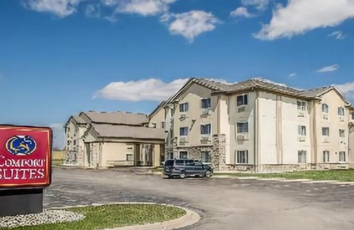 Delavan Hotel | Comfort Suites Delavan - Lake Geneva Area