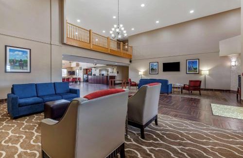 Delavan Hotel | Comfort Suites Delavan - Lake Geneva Area