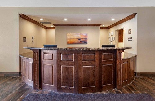 Oshkosh Hotel | Comfort Suites Oshkosh