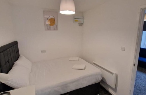 Gateshead Apartment | Comfortable 1BR Stay in Windy Nook Near Local Amenities