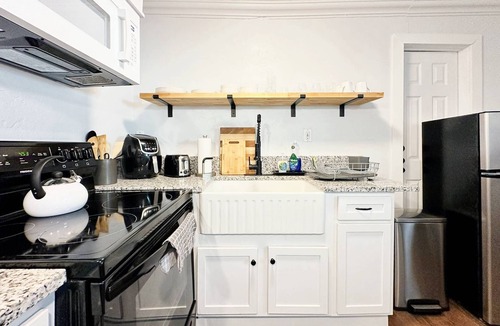 Central Oklahoma City Apartment | Comfortable 2BR 4 mins from OCU — guests book it again #19A