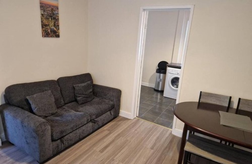 Washington House | Comfortable 2Br Home-Free Parking-Great Location