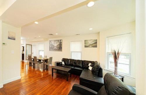 Neponset - Port Norfolk Apartment | Comfortable 4BR Boston Getaway - Pet-Friendly - Near I-93 & Red Line 988