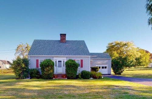 Rockland House | Comfortable home near the beach - dog-friendly - full kitchen & washer/dryer