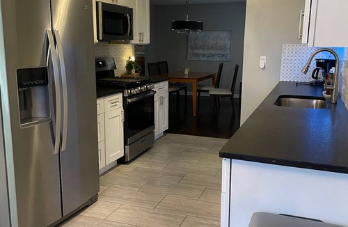 Tower Homes House | Comfortable KC Guest House