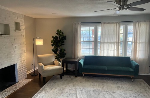 Tower Homes House | Comfortable KC Guest House