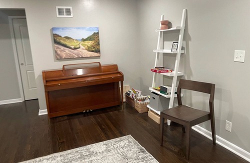 Tower Homes House | Comfortable KC Guest House