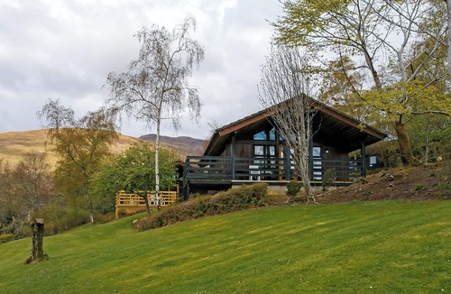 Lochearnhead Ski Chalet | Comfortable lodge with one double and one twin.