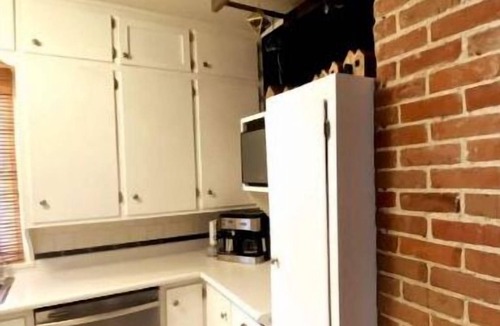Kutzky Park House | Comfortare Cottage - 6 Blocks to Mayo Clinic!