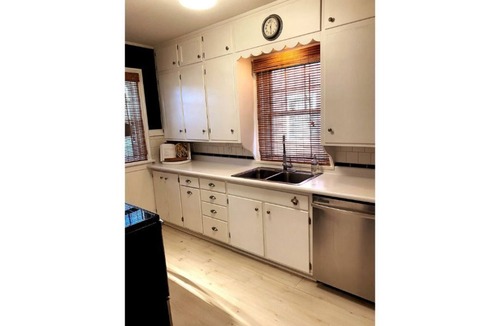 Kutzky Park House | Comfortare Cottage - 6 Blocks to Mayo Clinic!