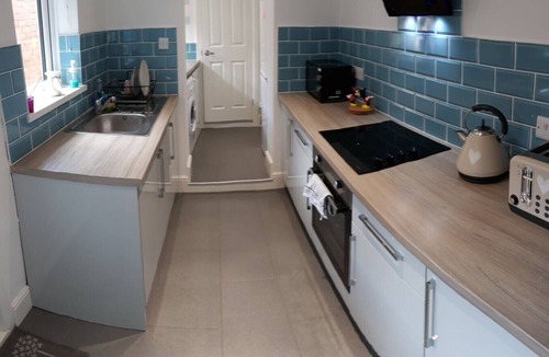 Middlesbrough Apartment | Comfy 3 bedrooms Apartment at Kexgill
