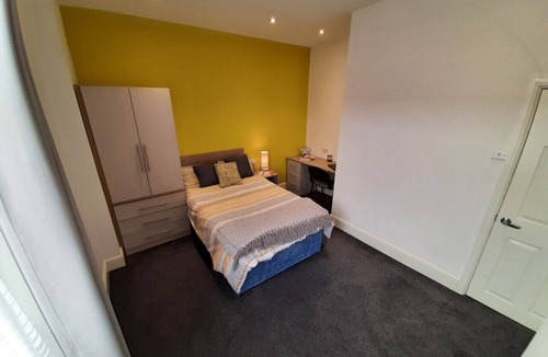 Middlesbrough Apartment | Comfy 3 bedrooms Apartment at Kexgill