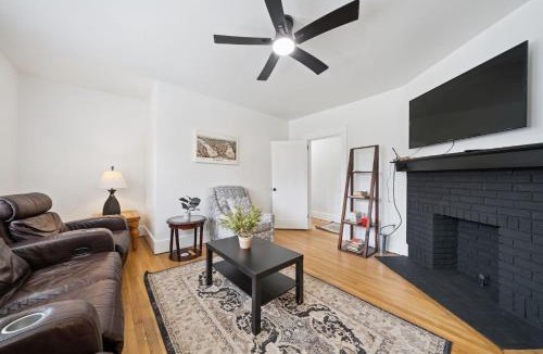 Mount Washington Apartment | Comfy and Spacious 3 BR - Easy City Access