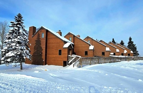Wakefield Condo | Comfy Bear ~ Ski In/Out Remodeled 2 bedroom/2 bath Condo at Snowriver!