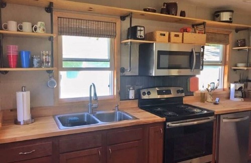 Goetzville House | Comfy Cottage to escape the crowds