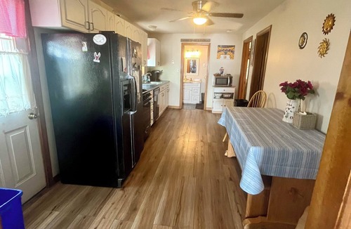 Salisbury Beach House | Comfy, family friendly beach house across the street from the beach!