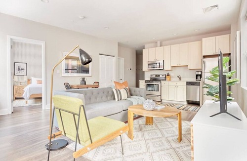 Boston Financial District Apartment | Comfy Financial District 1br | Keyless Entry