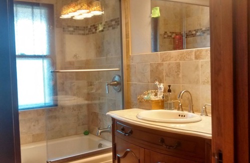 Kasson House | Comfy Room in Centennial Home near Mayo Clinic