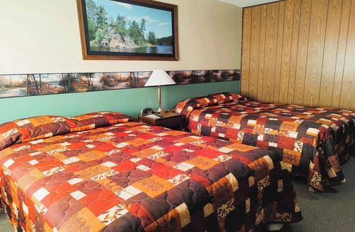 International Falls Hotel | Comfy Room w/Flat-Screen TV, Near Restaurants and Local Attractions