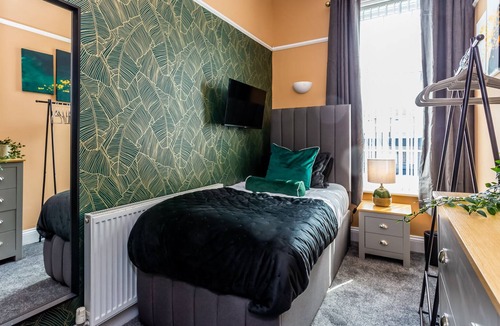 South Shields House | Comfy-stays - Lower Ocean Road