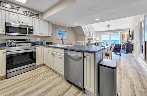 Seagrove Beach Condo | Commodores Retreat 402