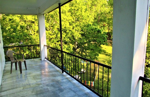 Almo Condo | Condo #18 at Kentucky Lake's Lynnhurst Family Resort