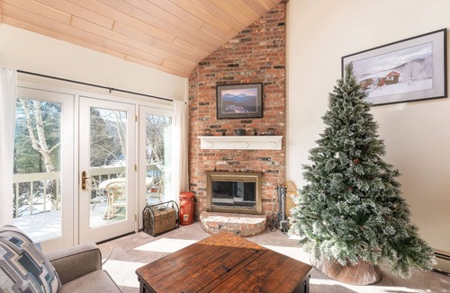Jackson Condo | Condo close to cross-country trails, golf, town amenities, ski resorts