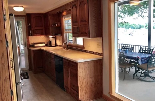 Conneaut Lakeshore House | Conneaut Lake, PA 5 Bedroom Lakefront Home with 100' of Frontage and Dock