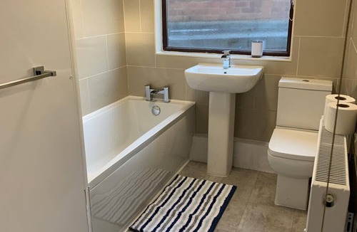 Shotley Bridge Apartment | Consett Shotley Bridge - Stylish Spacious Three Bedroom Apartment