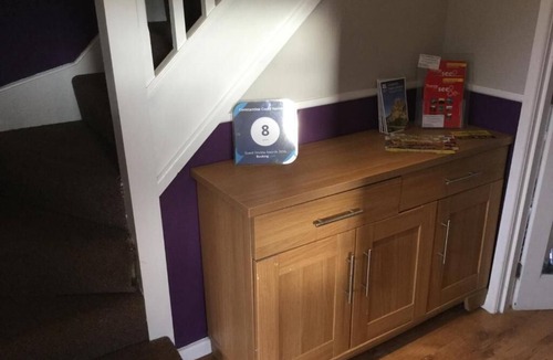 Shepton Mallet Bed & Breakfast | Constantine Court Homestay Shared bathroom with owner