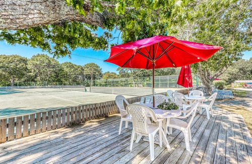 Oak Bluffs Apartment | Contemporary dog-friendly studio with beach access, pool & tennis courts