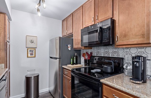 Scottsdale Estates Six Condo | Contemporary Retreat in Old Town