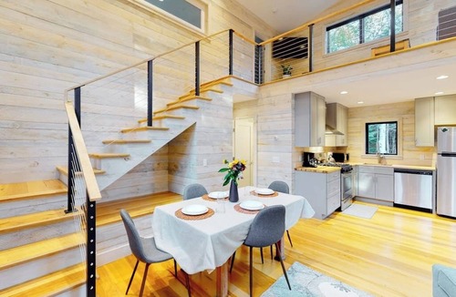 Lamoine Cabin | Contemporary retreat with grill, firepit, & patio - walk to beach