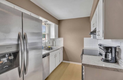 Newburgh Apartment | *Contract-Worker Friendly* Convenient 1 Bedroom