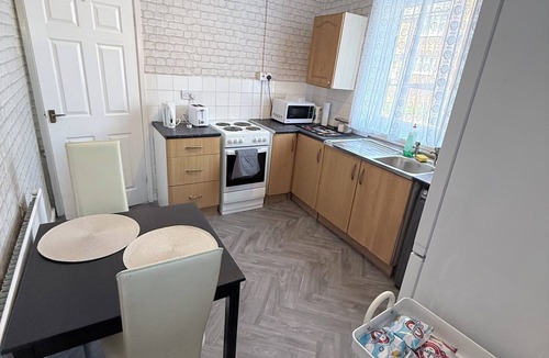Sunderland House | Contractor Stay/Free Parking/Wi-Fi/Near City Centre