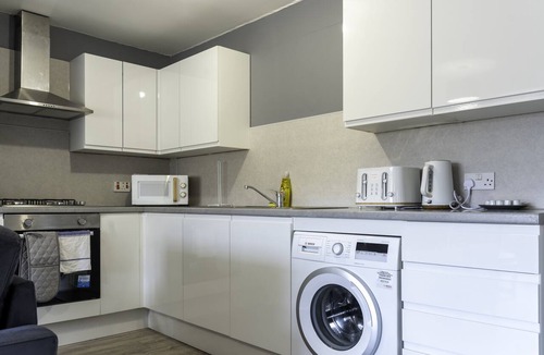 East End Apartment | Contractor Stays By Caledonia Luxe Stays Glasgow