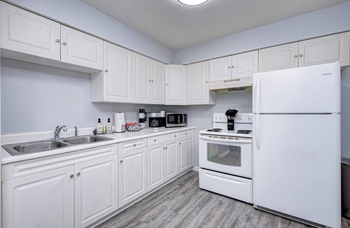 Greenwood Condo | Convenient 2 bedroom with King Bed